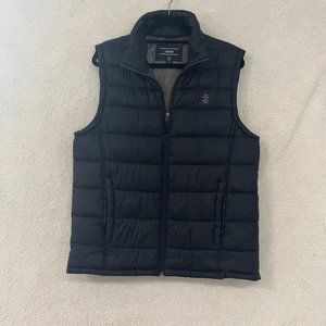 IZOD Men's Navy Puffer Vest with front pockets, front zipper size Medium